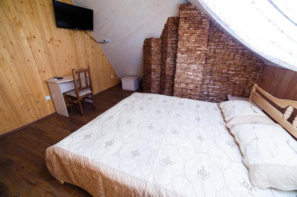 Corner House Hotel Lutsʼk Zewnętrze zdjęcie