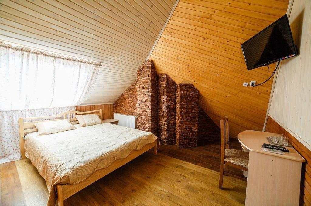 Corner House Hotel Lutsʼk Zewnętrze zdjęcie