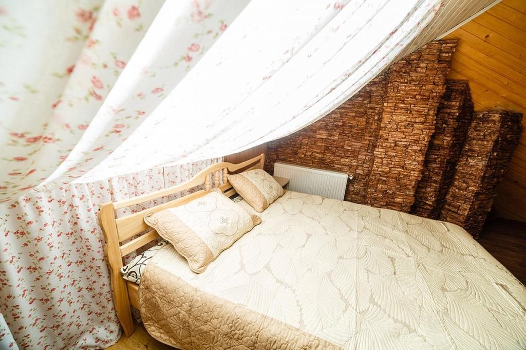 Corner House Hotel Lutsʼk Zewnętrze zdjęcie