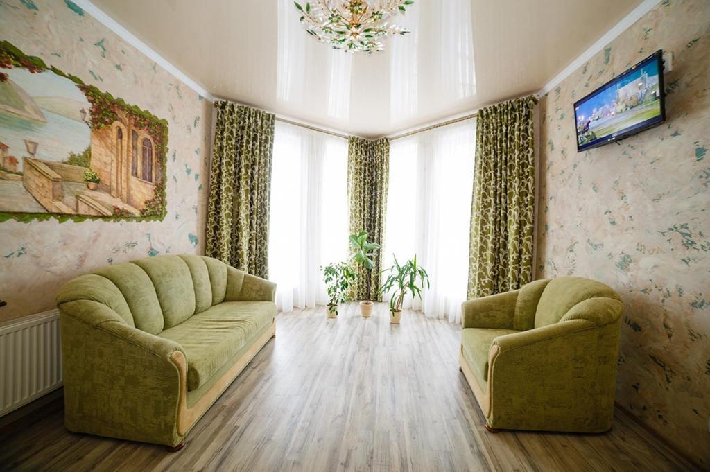 Corner House Hotel Lutsʼk Zewnętrze zdjęcie