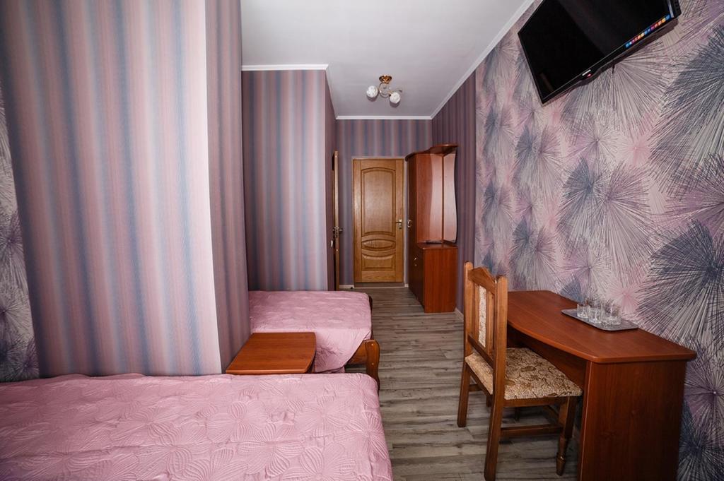 Corner House Hotel Lutsʼk Zewnętrze zdjęcie